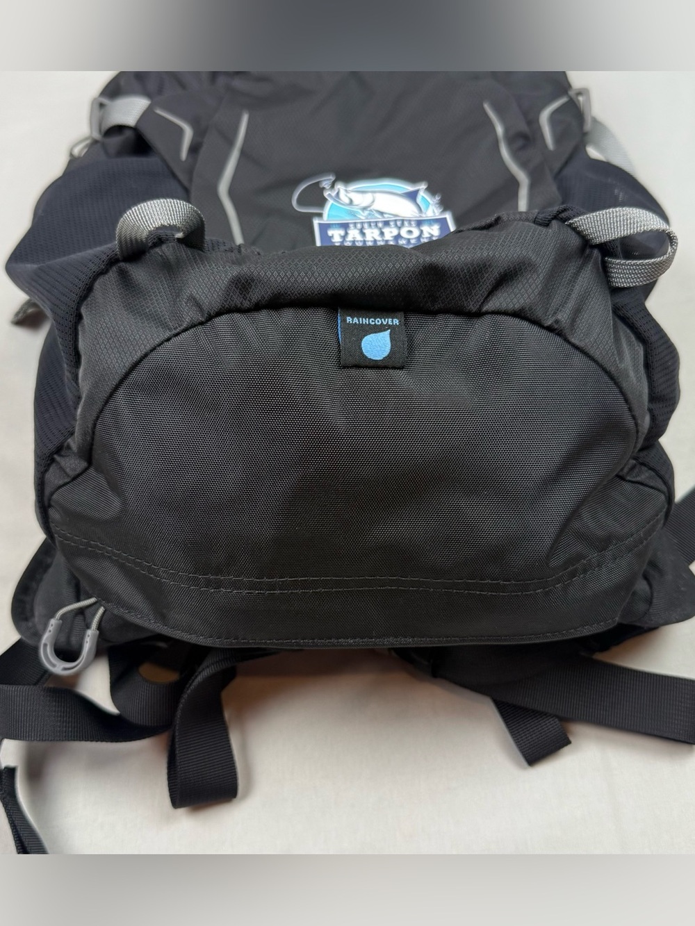 Osprey Hikelite 18 Backpack with Rain Cover Black Hiking Day Pack Tarpon Fishing - Picture 9 of 11